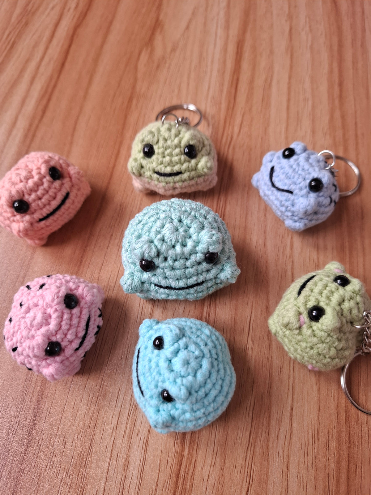 Mini frogs amigurumi