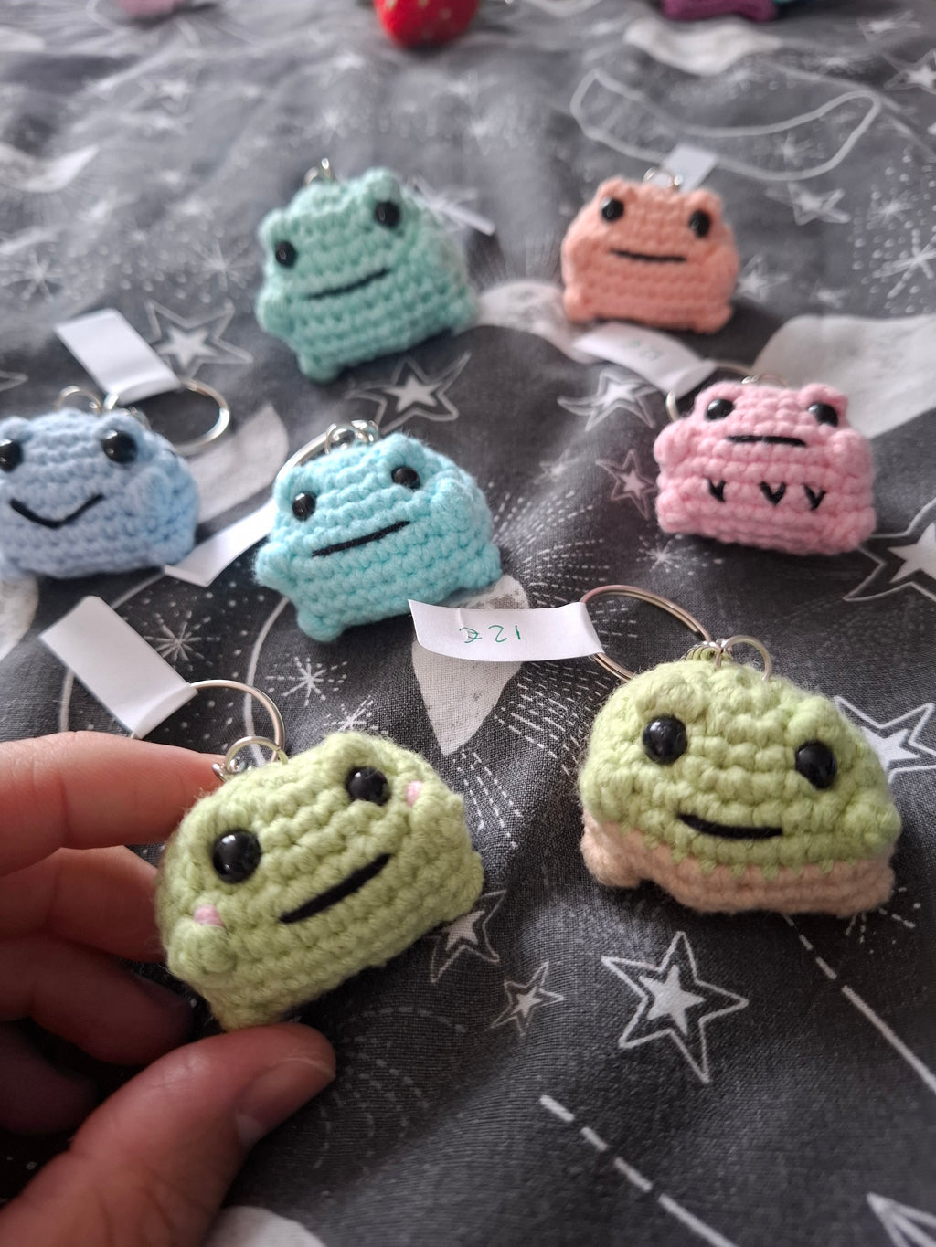 Mini frogs amigurumi